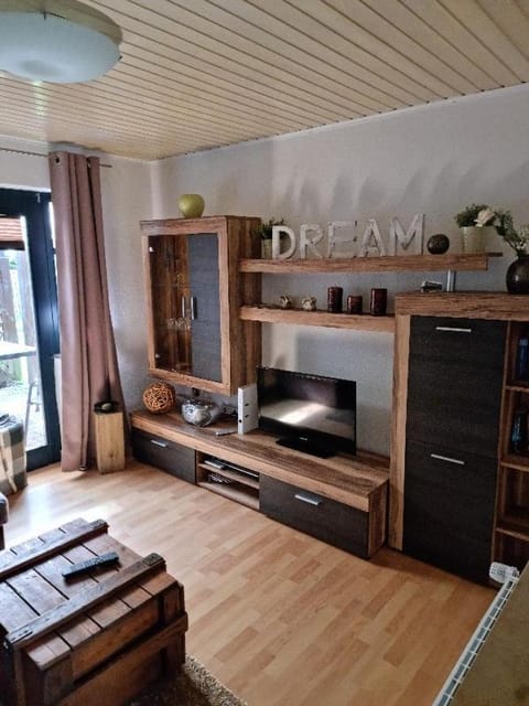 TV and multimedia, Living room, Photo of the whole room, Seating area, Evening entertainment