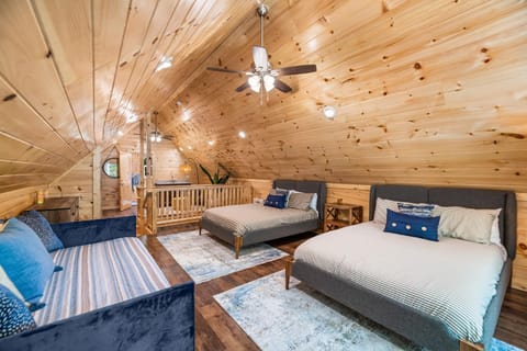 Brand New Luxury Cabin-Private Appalachian Retreat House in Pittman Center