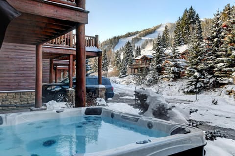 Slopeside Luxury Chalet 100/ Hot Tub & Great Views / Best Price - $500 FREE Activities Daily House in Winter Park