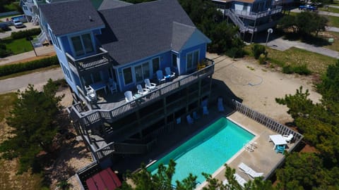SP2, Blew Bayou- Oceanside, Private Pool, Close to Beach, Hot Tub! Casa in Duck