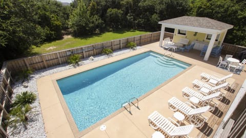 SS8, Group Therapy- Oceanside, Pool with Poolside Bar, Rec Room, Hot Tub, Sun Decks House in Southern Shores