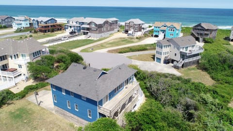 T1, Sailaway- Semi-Oceanfront, Private Pool, Poolside Bar, Hot Tub, Ocean Views, Dogs Welcome! Haus in Duck