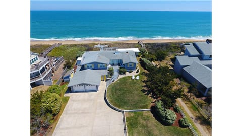 SS7, Third Times A Charm- Oceanfront, Priv Beach Walkway, Ocean Views House in Southern Shores