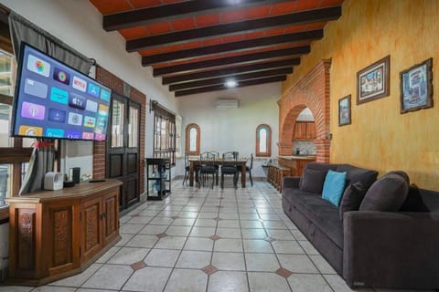 Amazing family house in Oaxtepec Pool & Hot tub House in Oaxtepec