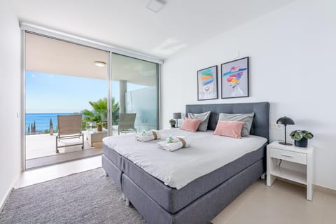 797 HOLIDAY RENTALS - Espectacular apartamento con vista al mar Condo in Benalmadena