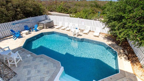VOH5, Royal Palms- Semi-Oceanfront, 7 BRs, Priv Pool, Close to Beach, Rec Rm Haus in Corolla