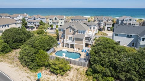 VOH5, Royal Palms- Semi-Oceanfront, 7 BRs, Priv Pool, Close to Beach, Rec Rm House in Corolla