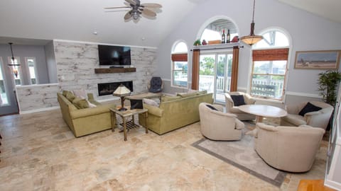 WC803, Believing is Sea-ing- Oceanside, Pool, Poolside Bar, Sun Decks House in Corolla