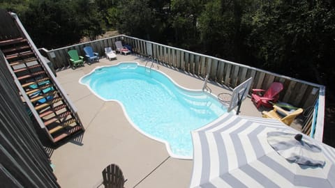 WC912, The Whistling Whale- Oceanside, 7 BRs, Private Pool, Sun and Covered Decks, Yard House in Corolla