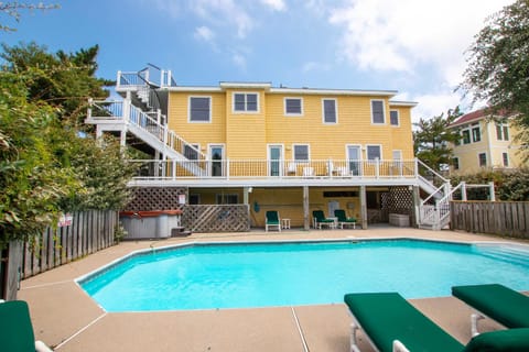 WL1092, Maritime- Semi-Oceanfront, Rec Room, Private Pool, Ocean Views House in Corolla