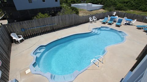 WL1068, Footloose- Semi-Oceanfront, 7 BRs, Priv Pool, H Tub, Rec Rm House in Corolla