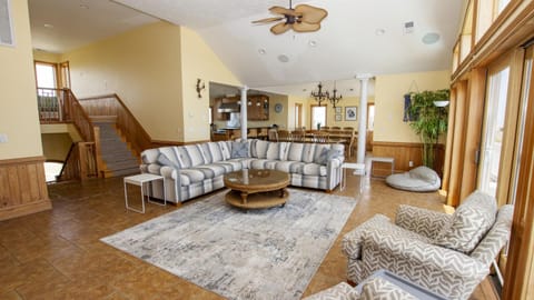 WL845, MacDaddy- Oceanfront, 10 BRs, Pool, Rec Rm, Theater Rm, Ocean Views Casa in Corolla