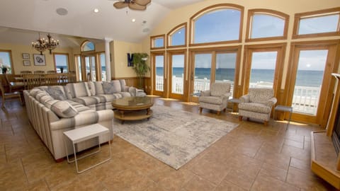 WL845, MacDaddy- Oceanfront, 10 BRs, Pool, Rec Rm, Theater Rm, Ocean Views House in Corolla