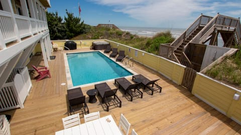 WL853, Out of Office OBX- Oceanfront, 12 BRs, Priv Poo, Pool Table, ELEV, OCean Views, Theater Rm Casa in Corolla