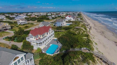 WL945, Sweet Dreams- Oceanfront, Pool, Priv Beach Access, Rec Rm House in Corolla