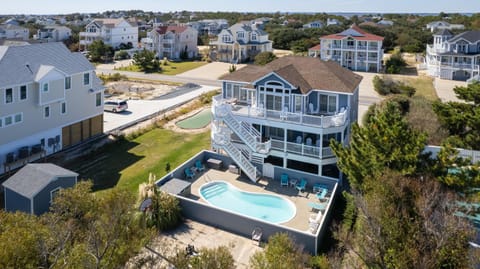 WW867, Flip Flops and Pop Tops- Oceanside, 7 BRs, Pool, Dogs Welcome, Pool Table House in Corolla