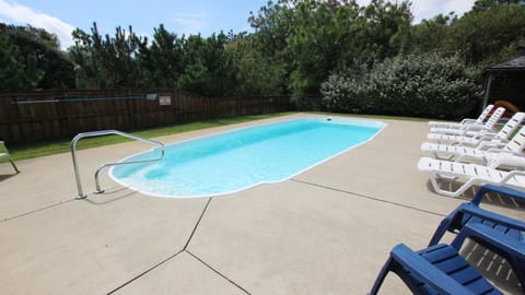 WW1042, Jolly Octopus- Oceanside, Screened Porch Dining, Priv Pool, Yard, Dogs Welcome House in Corolla