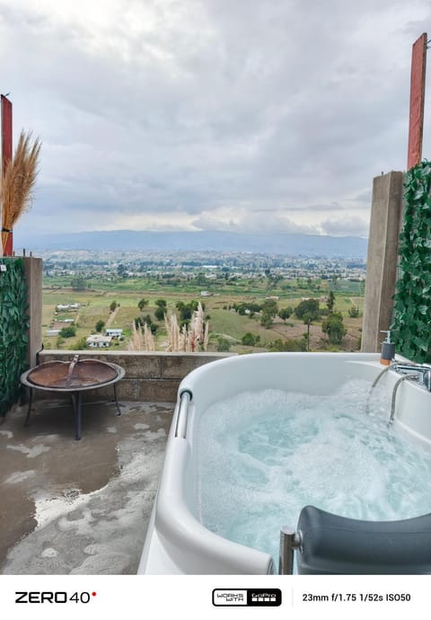 Glamping con jacuzzi en Latacunga Campground/ 
RV Resort in Cotopaxi, Ecuador