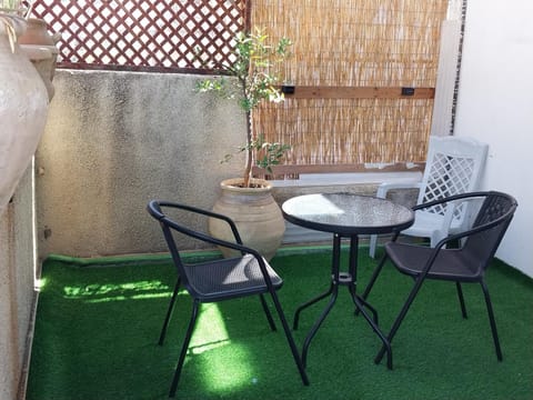 Day, Garden, Balcony/Terrace, Seating area