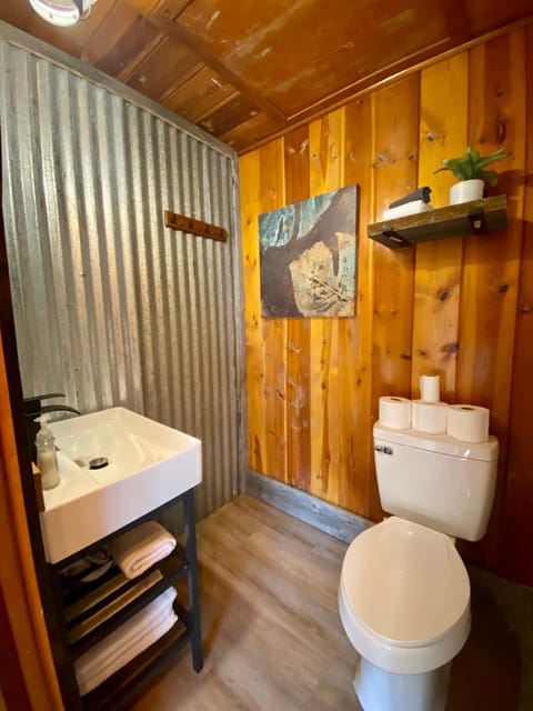 Cabin 8 at Horse Creek Resort Locanda in West Pennington