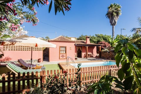 Facade/entrance, Garden, Swimming pool