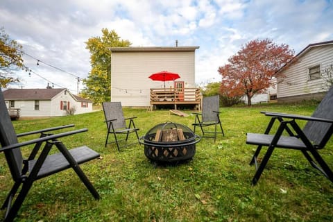 Croquet - Fire Pit - Central Location Haus in Bloomington