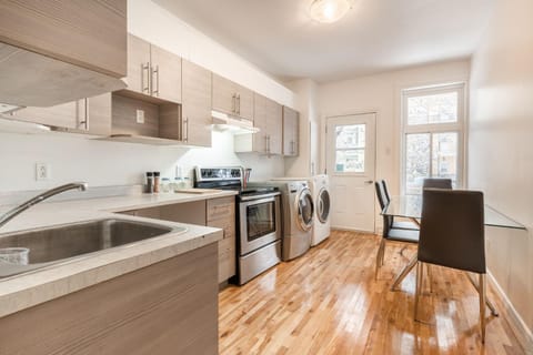 3 bedroom apartment - 109 Condo in Montreal