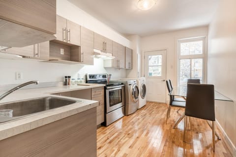 3 bedroom apartment - 109 Appartamento in Montreal