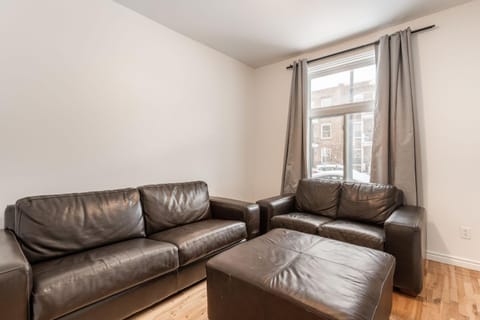 3 bedroom apartment - 109 Appartamento in Montreal