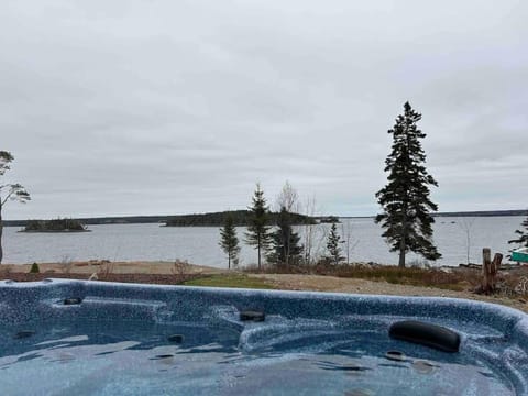 New English Point Oceanfront Living With Hot Tub Copropriété in Halifax
