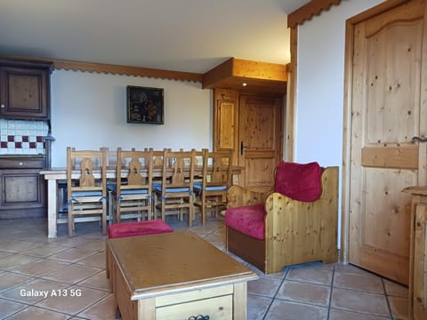 Grand appartement 4 pièces avec piscine, sauna et WiFi proche des pistes - FR-1-411-909 Apartment in Landry