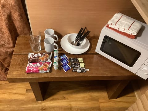 Breakfast, minibar