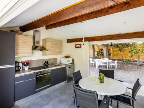 Holiday Home Le Clos Saint Emilie by Interhome Haus in Béziers