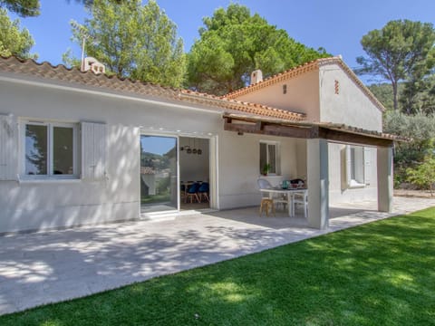 Holiday Home le grand Pin by Interhome House in La Cadière-d'Azur