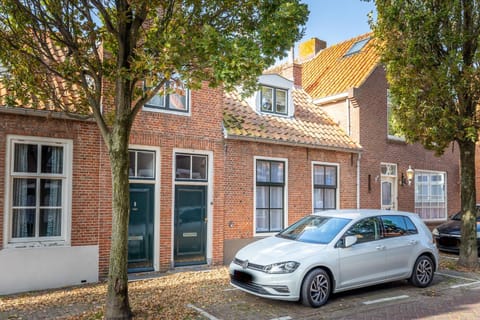 Property building, Location