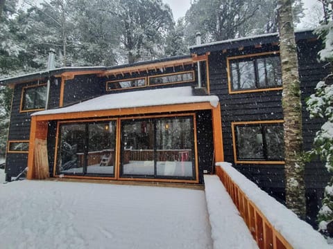 Espectacular y Amplia Casa en Reserva Huilo Huilo House in Los Ríos, Chile