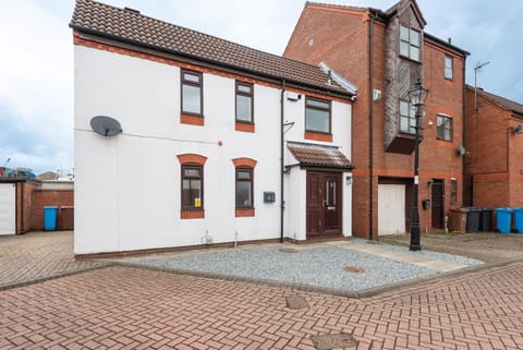 Property building, Street view