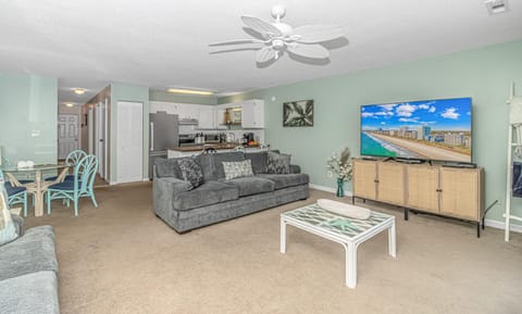 Beautifully Updated 1 Bedroom Condo-Golf Colony 19-D-Only 2 Miles To The Beach! House in Surfside Beach