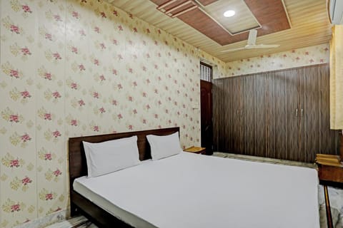 OYO 82032 The Gunjan Villa Palace Condo in Udaipur