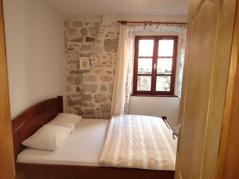 Apartments Historic Stone House Condominio in Kotor