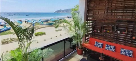 100m2 Front Beach private apartment Condo in Puerto Lopez