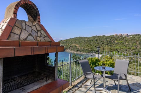 Patio, Balcony/Terrace, Mountain view