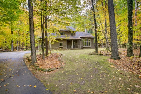 Family-Friendly Home in Sturgeon Bay with Backyard Haus in Door County
