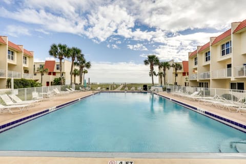 St Augustine Oasis Community Pool and Private Patio Condo in Saint Augustine Beach