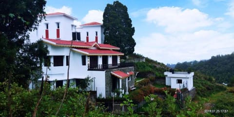 The Oasis (4 BHK) -Yogi Cottage .Online Hotel in Kodaikanal