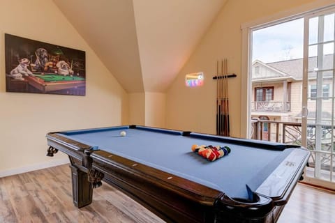 Game Room ~ Fire Pit ~ Resort Access ~ Huge Home Haus in Lake Lure