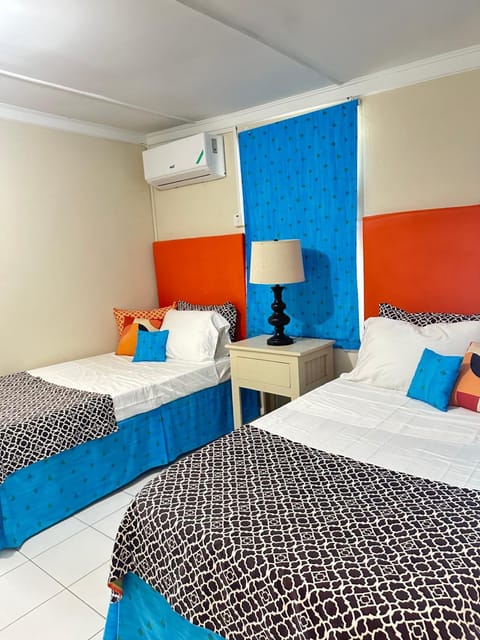Shades of Summer Apartments in Negril with kitchen Bed and Breakfast in Negril