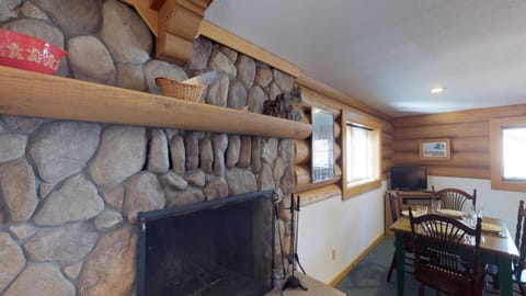 101 River Cabin With Wifi Maison in Red River