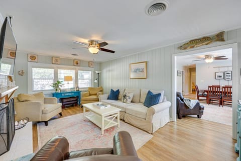 Beachy Wilmington Home 6 Mi to Riverwalk and Dtwn! Casa in Wilmington
