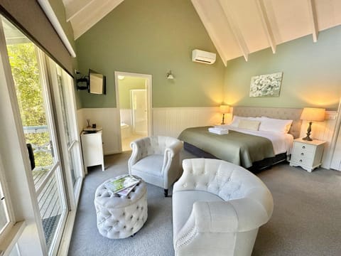 Little Plum Cottage Apartment in Apollo Bay